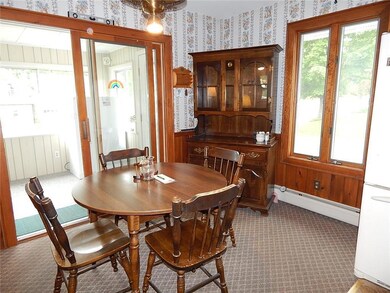 eat in kitchen