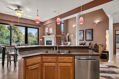 3914 SW Barons Ln, Topeka, KS 66610 - photo 4