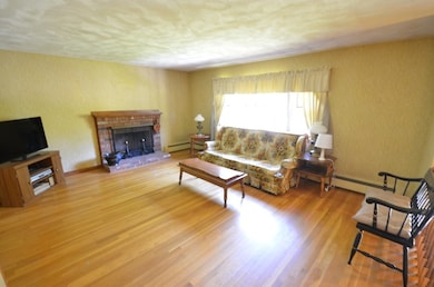 386 Coronation Dr, Franklin, MA 02038 - photo 7