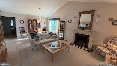 19 Fernwood Ct, Columbus, NJ 08022 - photo 5