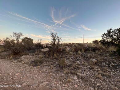 211 E Antelope Run Rd, Paulden, AZ 86334 - photo 2