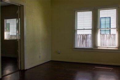 743 E 6th 1/2 St, Houston, TX 77007 - photo 6