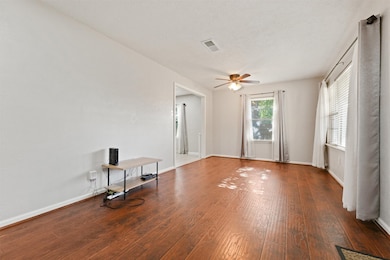 2908 Trenton Rd, Houston, TX 77093 - photo 2
