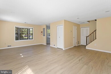 86 Oneill Ct, Lawrence Township, NJ 08648 - photo 4