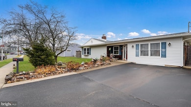 52 Post Ln, Levittown, PA 19054 - photo 2