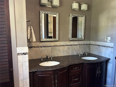 325 Young St, West Babylon, NY 11704 - photo 2