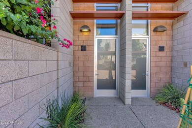 7-web-or-mls-325-e-palm-ln-103