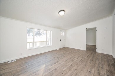 2805 Sheridan Ave, Des Moines, IA 50310 - photo 3