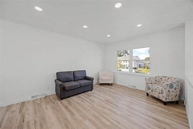 3009 Carriage Dr SW, Cedar Rapids, IA 52404 - photo 5