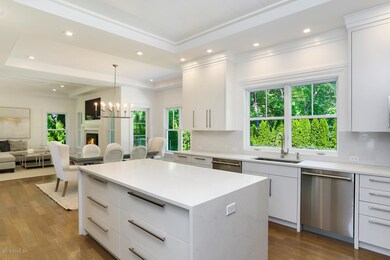 11 Dialstone Ln Riverside CT-large-018-5
