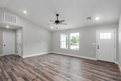 401 E Crescent St-2