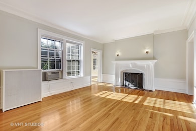 2914 N Pine Grove Ave unit 3, Chicago, IL 60657 - photo 3