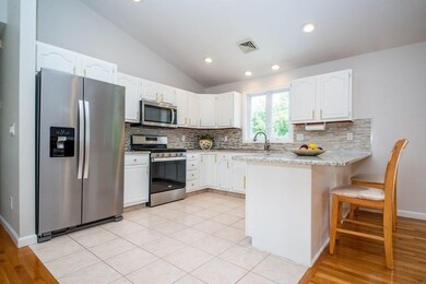 22 Hartford St, South Dartmouth, MA 02748 - photo 6
