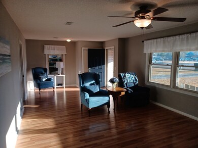 25 Rogers St, Hazlehurst, GA 31539 - photo 5