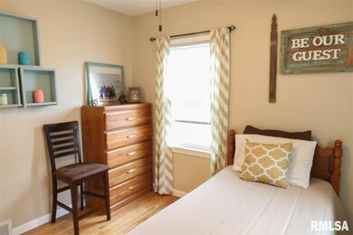 1656 W 37th St, Davenport, IA 52806 - photo 7