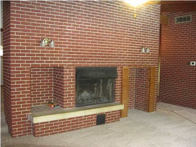 LARGE FIREBOX IN THIS WOOD BURNER