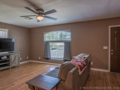 Beautiful laminate flooring throughout allow for e
