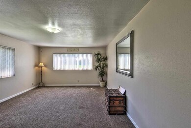 523 Nectarine St, Nampa, ID 83686 - photo 4