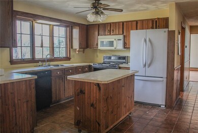 132 Touisset Rd, Warren, RI 02885 - photo 5
