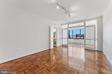 General Scott Apartments unit 807, Washington, DC 20036 - photo 4