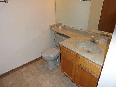 1842 Cambridge Dr, Carpentersville, IL 60110 - photo 7