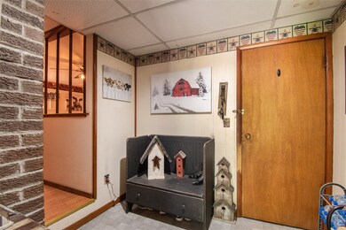 Spacious entry way with plenty of storage