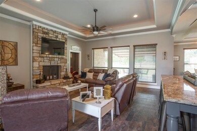 138 Oakwood Creek Ln, Weatherford, TX 76088 - photo 2