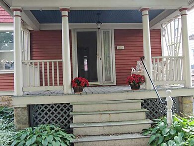 Exterior Front Welcome to 100 Mount Vernon central