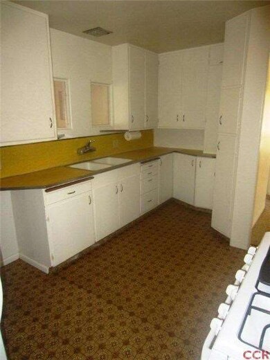 Bright Sunny Kitchen.