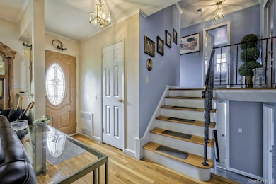 3895 Green Place, Bethpage, NY 11714 - photo 5