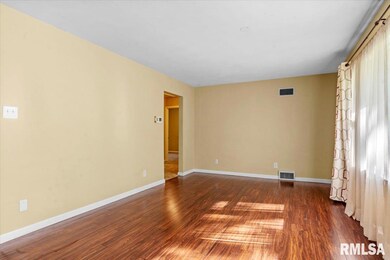 3328 S Fremont St unit 1, Springfield, IL 62703 - photo 6