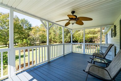 305 S Poplar St, Walhalla, SC 29691 - photo 6