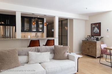 Living/Kitchen
