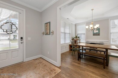 Foyer to Dining