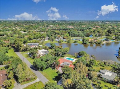 11009 SW 27th St, Davie, FL 33328 - photo 5