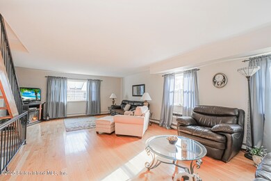 22 Crest Loop, Staten Island, NY 10312 - photo 5