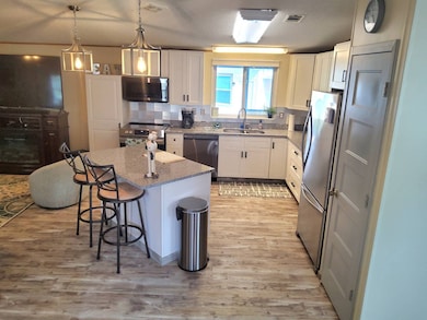 142 Lantana Cir, Parrish, FL 34219 - photo 3