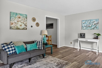 2155 Bishopsgate Dr, Toledo, OH 43614 - photo 6