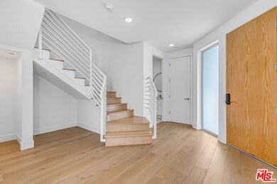 2000 N Beachwood Dr unit 1, Los Angeles, CA 90068 - photo 2