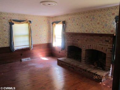 Den/Family/Great Room - Family Room WIth Masonry F