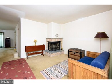 105 Bernard Ct, Chesterbrook, PA 19087 - photo 2