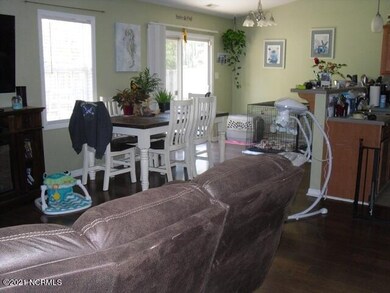 110 Crooked Run Dr living room2