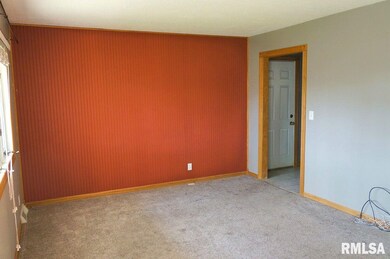 1115 Meadow Lane Dr, Bettendorf, IA 52722 - photo 3