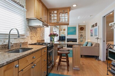 07_21AFranklin_Unit3_91_KitchenLivingRoo