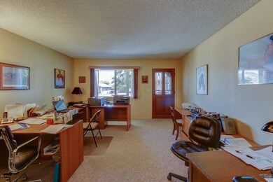 LIVING RM TO ENTRY