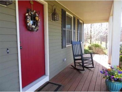 90 Laurel Ln, Bellingham, MA 02019 - photo 2