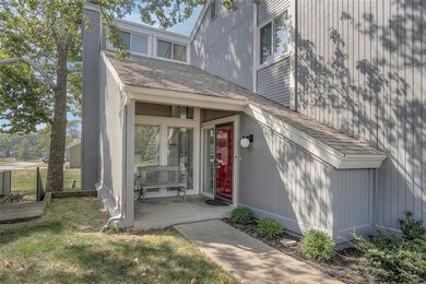 8054 Colony Ln, Lenexa, KS 66215 - photo 3