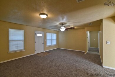 1217 Harvey Dr, Wichita Falls, TX 76302 - photo 2