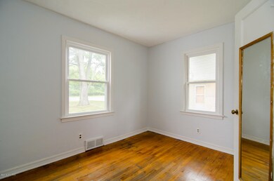 S 3rd St-12
