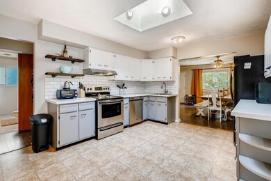 269 Cliffview Columbus OH-large-010-010-